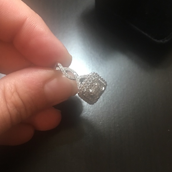 Diamond engagement ring - Picture 1 of 6